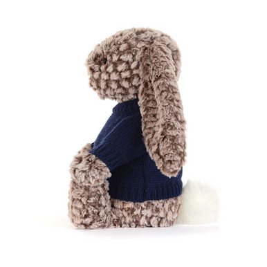 Bashful Luxe Bunny Pine avec pull bleu marine personnalisé
