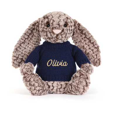 Bashful Luxe Bunny Pine avec pull bleu marine personnalisé