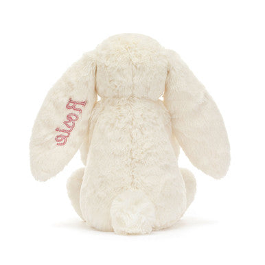 Lapin de coeur d'amour rouge timide personnalisé moyen